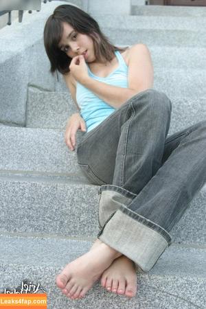 Ariel Rebel photo #0984