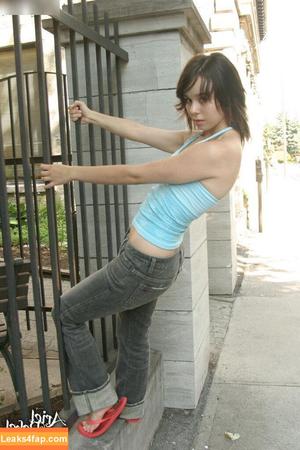 Ariel Rebel photo #0991