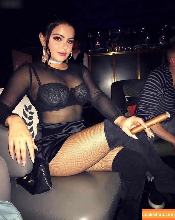 Ariel Winter / https: leaked photo photo #0970