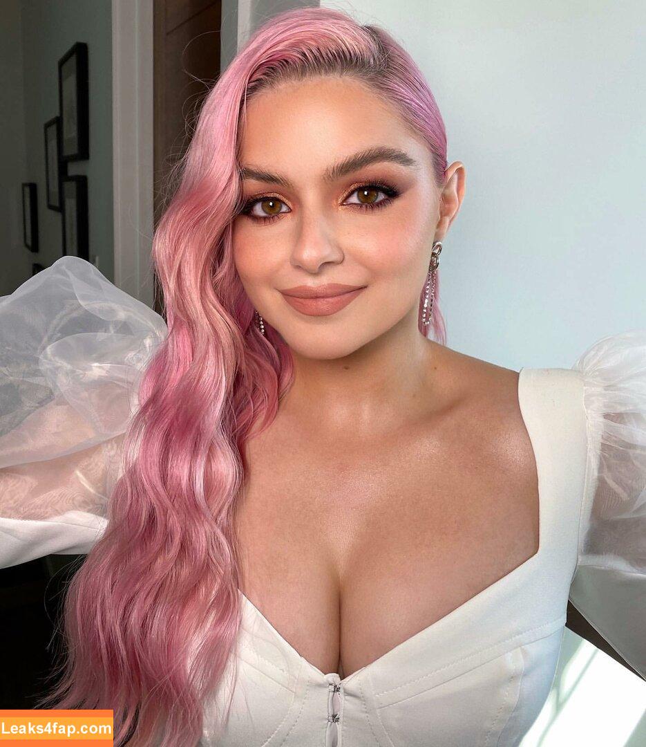 Ariel Winter / https: слитое фото фото #0981