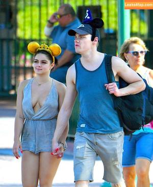 Ariel Winter photo #0873