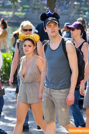 Ariel Winter photo #0878