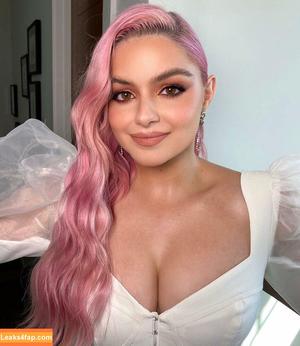 Ariel Winter photo #0981