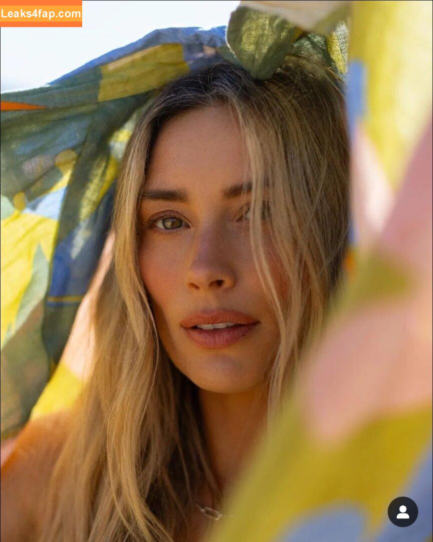 Arielle Vandenberg /  leaked photo photo #0035