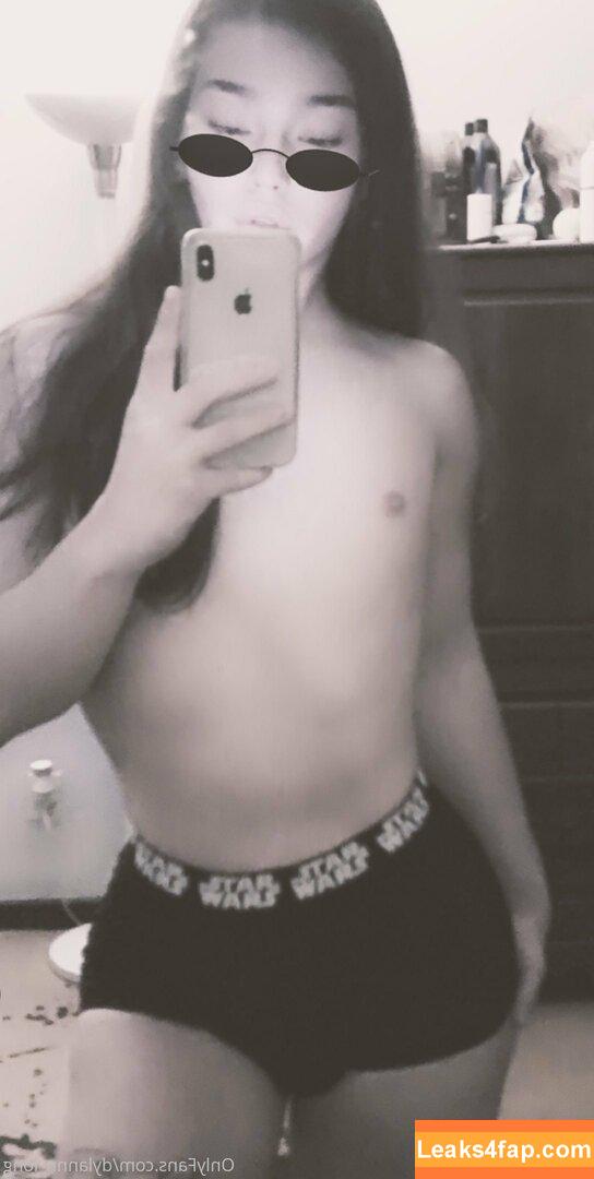 arielllll / arielllllong / thrivelavishly leaked photo photo #0008
