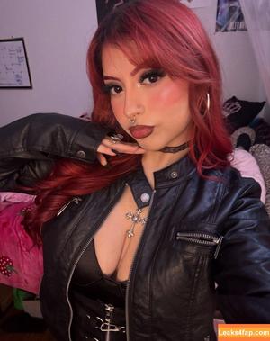 Ariiposaa photo #0023