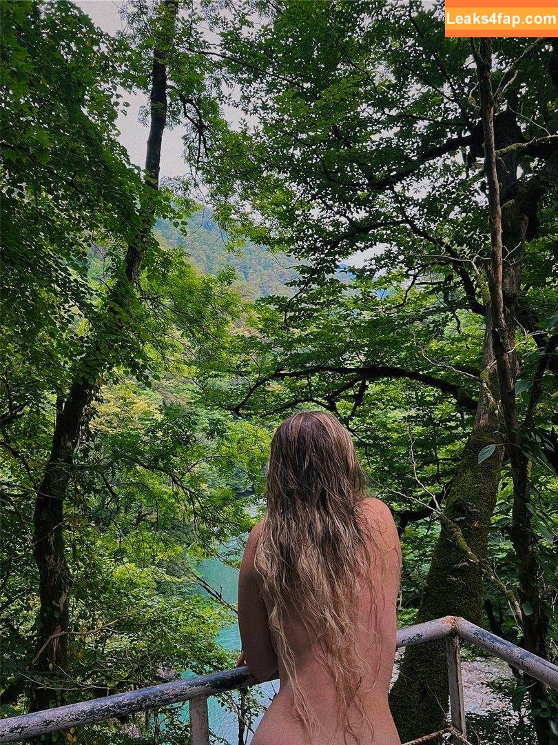 Arina Berdnikova / Ahrinyan / nyasharisha leaked photo photo #0032