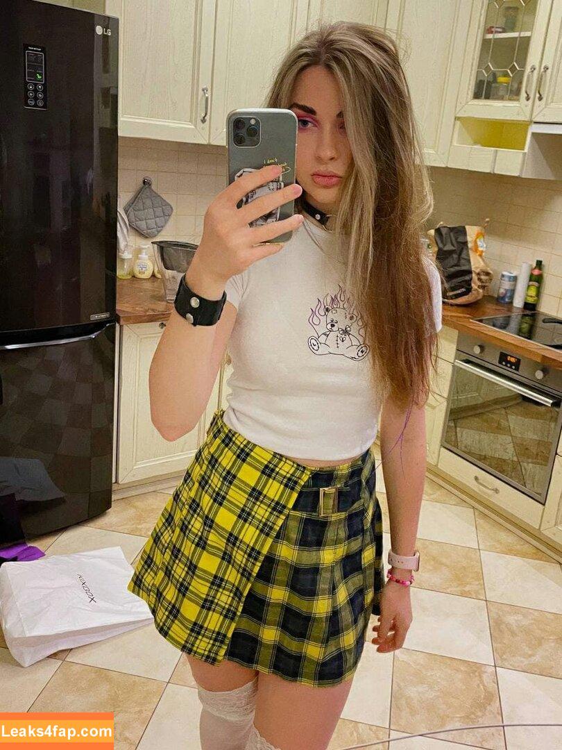 Arina Berdnikova / Ahrinyan / nyasharisha leaked photo photo #0075