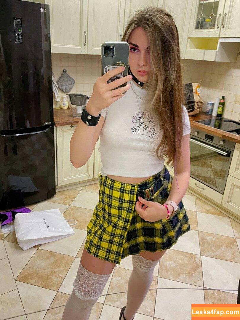 Arina Berdnikova / Ahrinyan / nyasharisha leaked photo photo #0076