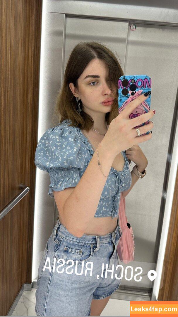 Arina Berdnikova / Ahrinyan / nyasharisha leaked photo photo #0186