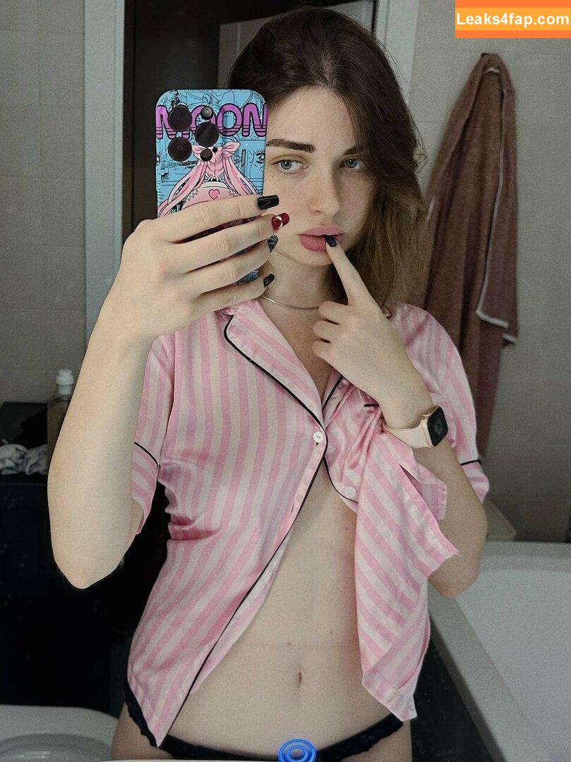 Arina Berdnikova / Ahrinyan / nyasharisha leaked photo photo #0195