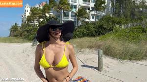 Armani Black photo #0409