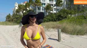 Armani Black photo #0435