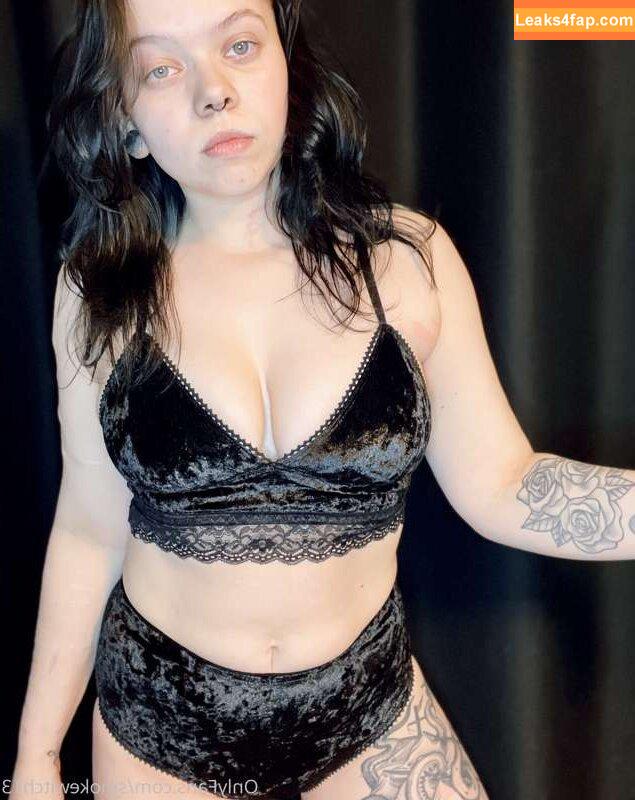 Artemis / artemispyre / https: / real_artemis / smokewitch13 leaked photo photo #0097