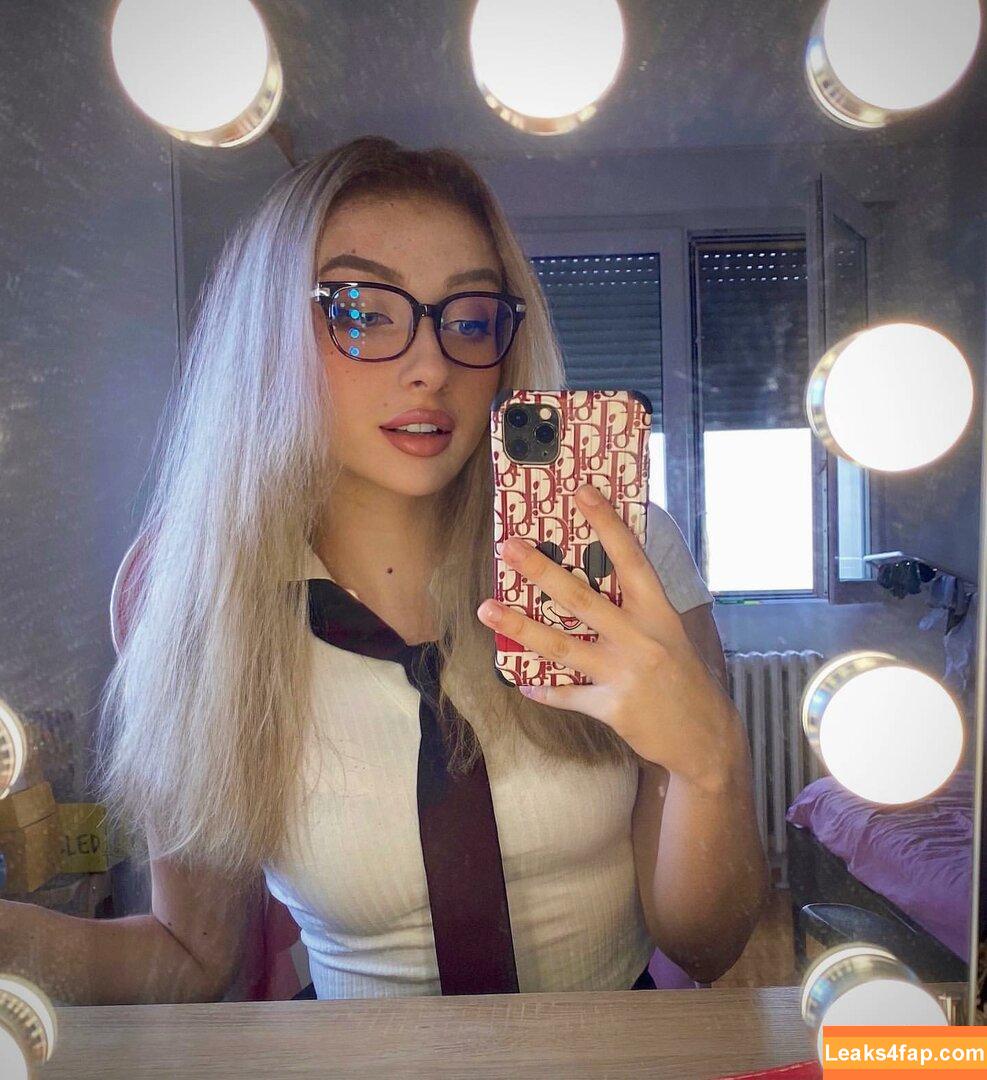 aryssa614 /  leaked photo photo #0012