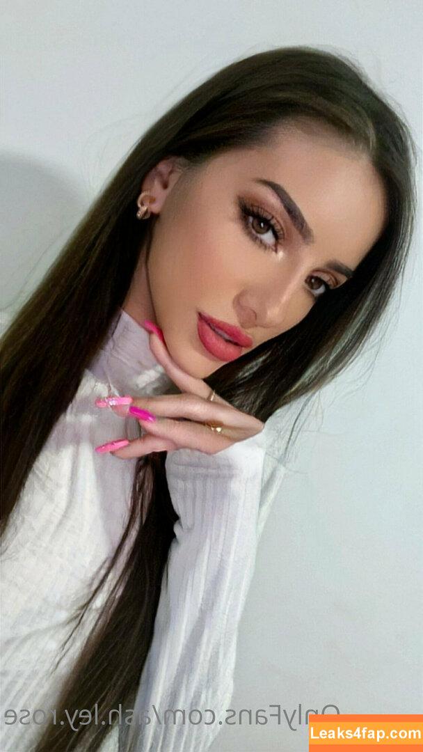 ash.ley.rose / x-rose leaked photo photo #0135