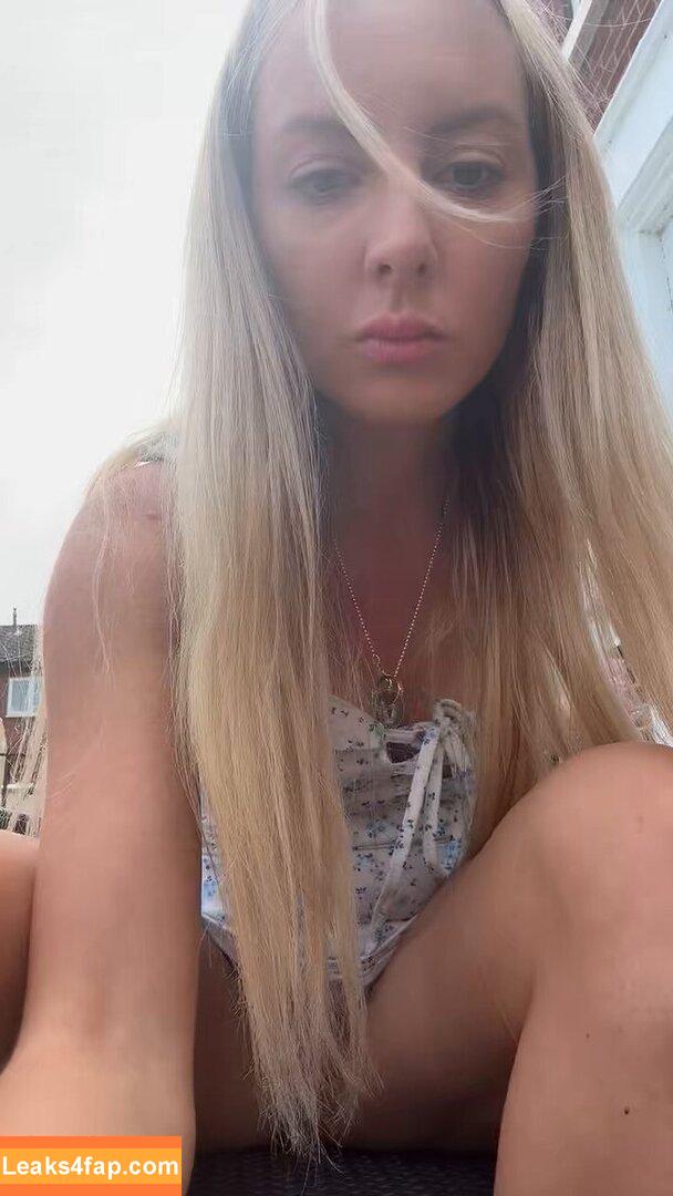 ashleelou /  leaked photo photo #0005
