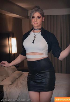 Ashley Barron photo #1708