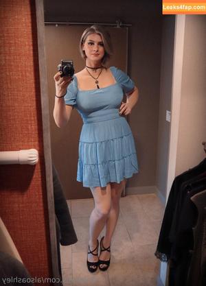 Ashley Barron photo #1727