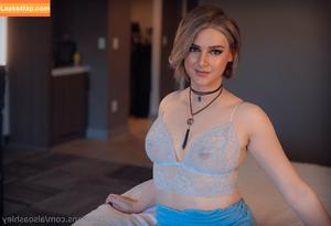 Ashley Barron photo #1728