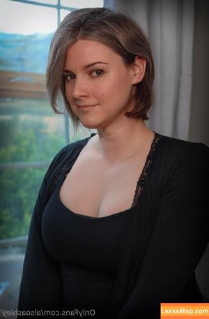 Ashley Barron photo #1851