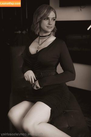 Ashley Barron photo #2083