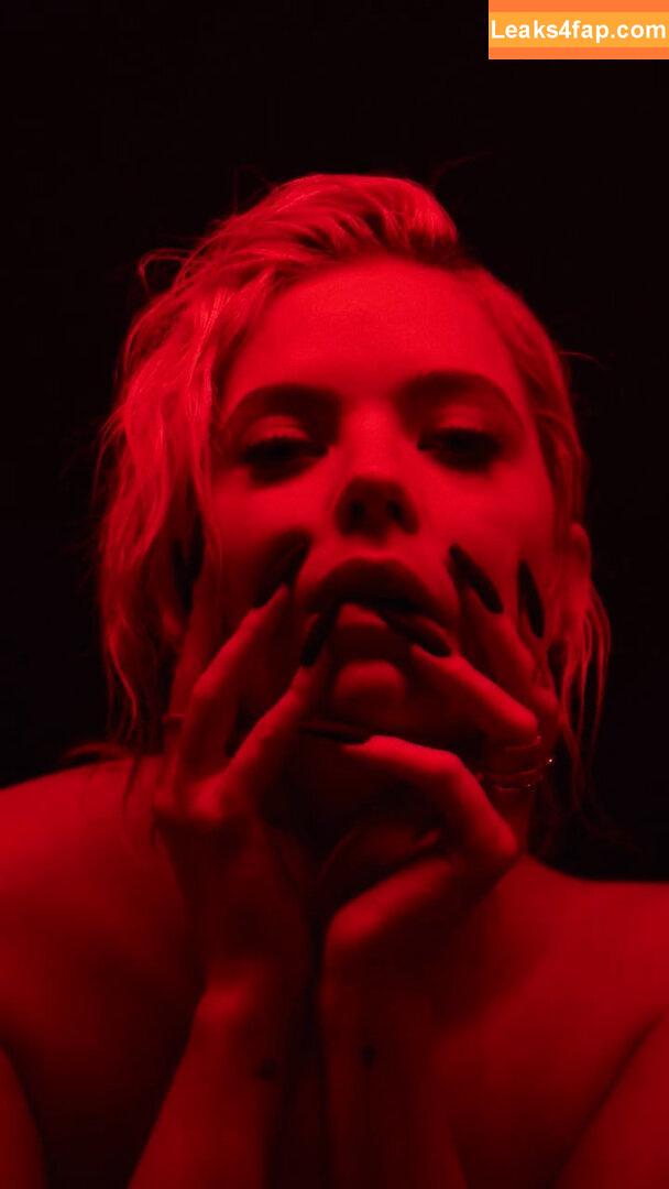 Ashley Benson / AshBenzo / ashleybenson leaked photo photo #0072