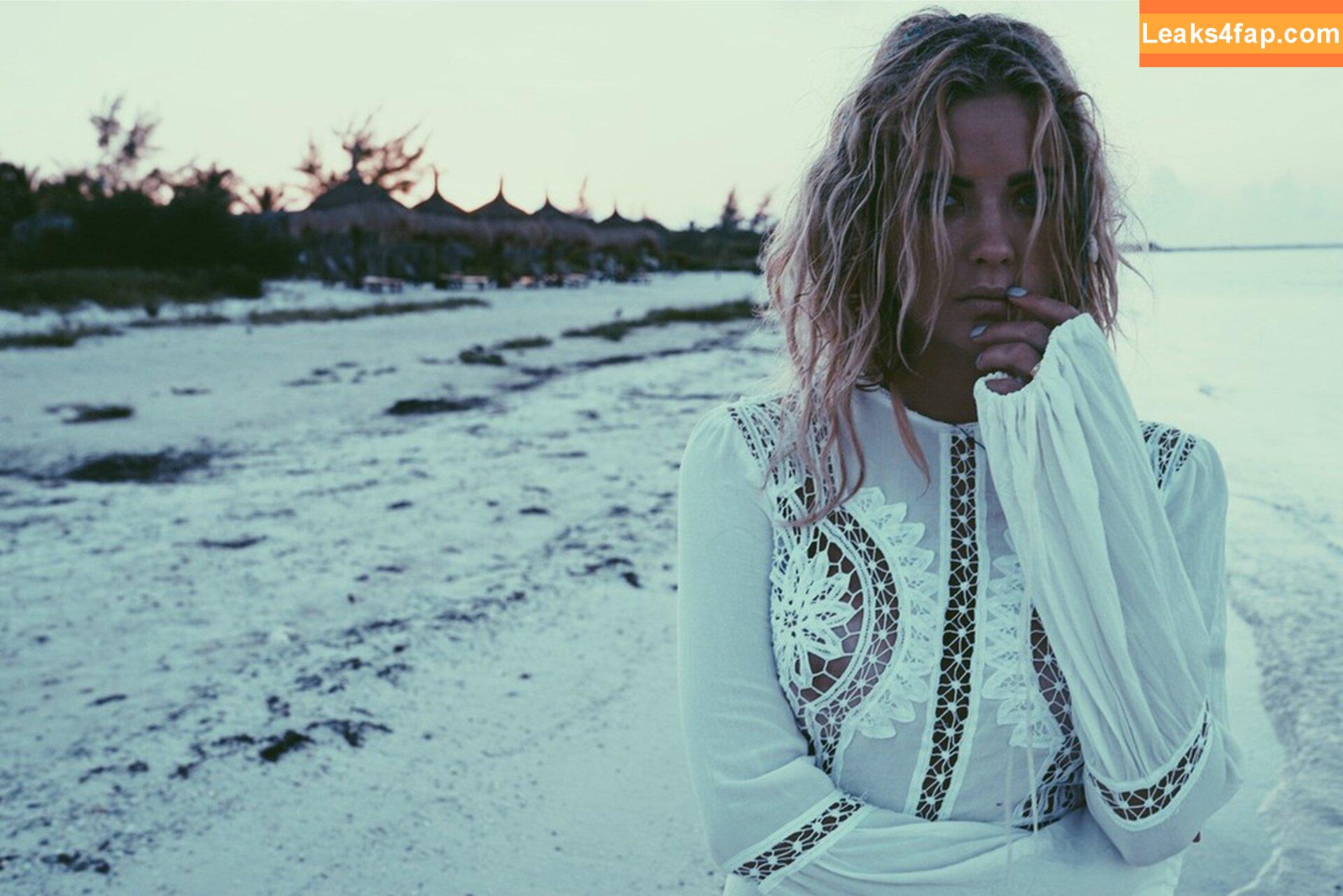 Ashley Benson / AshBenzo / ashleybenson leaked photo photo #0209