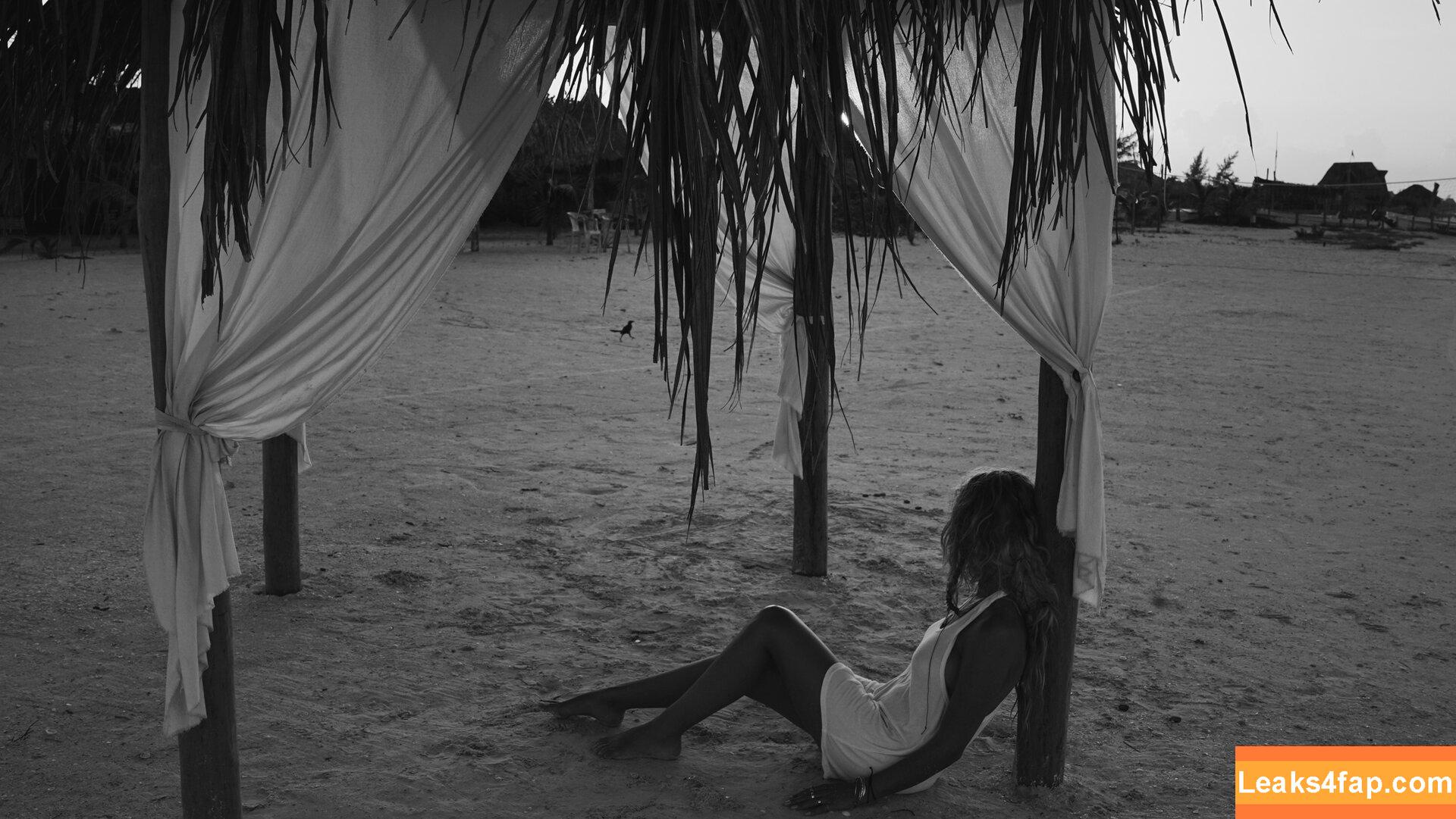 Ashley Benson / AshBenzo / ashleybenson leaked photo photo #0220