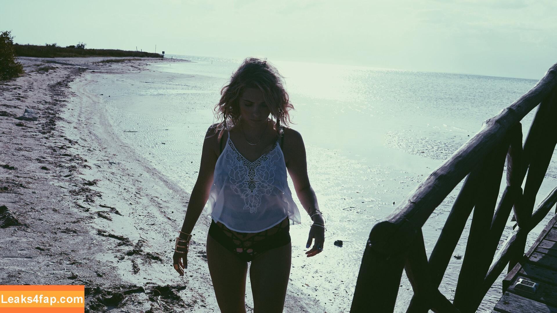 Ashley Benson / AshBenzo / ashleybenson leaked photo photo #0239