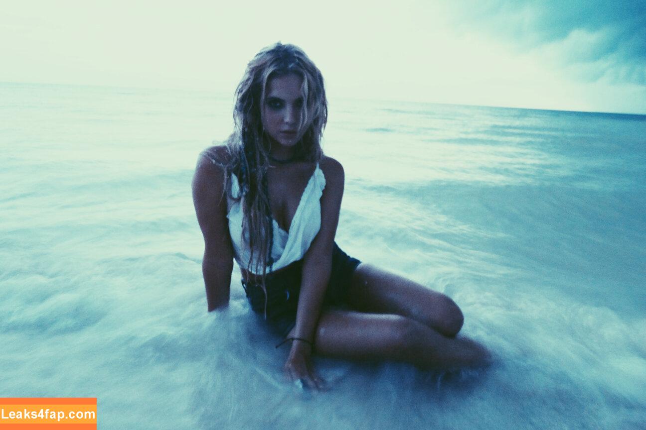 Ashley Benson / AshBenzo / ashleybenson leaked photo photo #0246