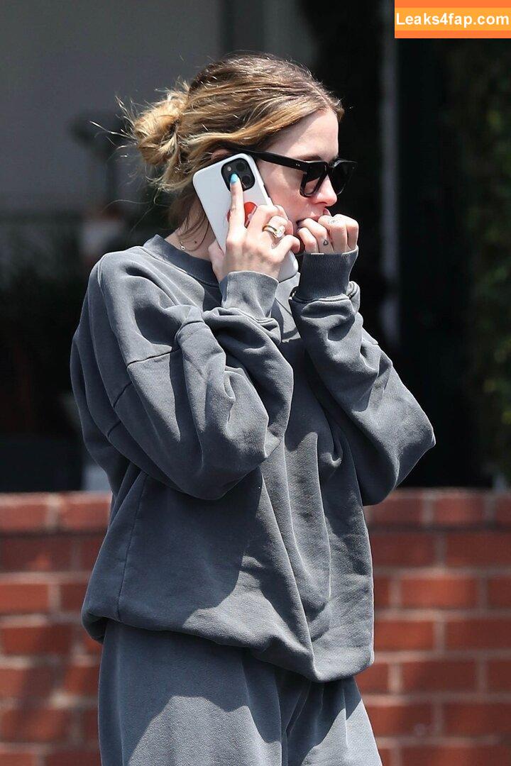 Ashley Benson / AshBenzo / ashley_benson1 / ashleybenson слитое фото фото #0660