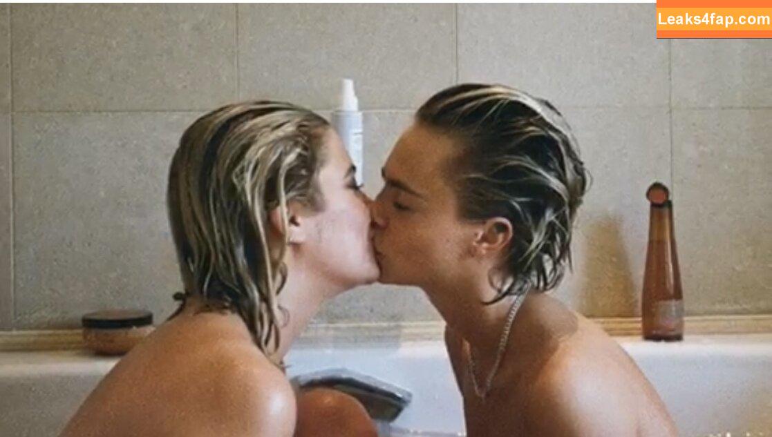 Ashley Benson / AshBenzo / ashley_benson1 / ashleybenson leaked photo photo #0800