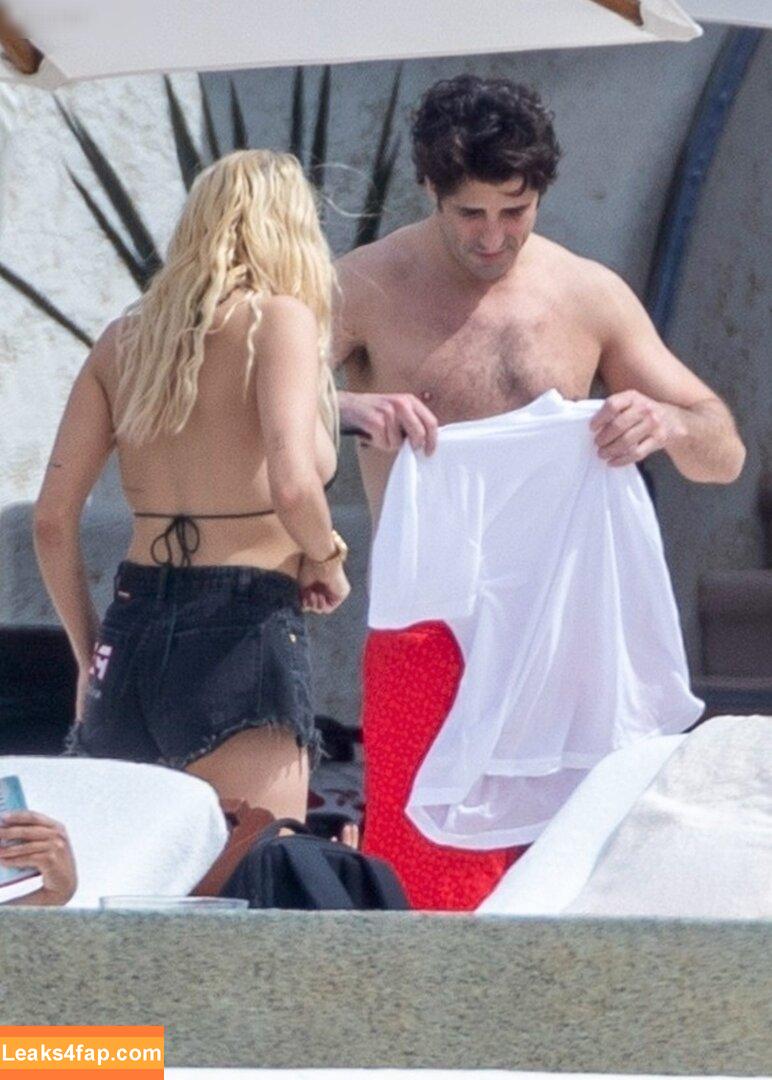 Ashley Benson / AshBenzo / ashley_benson1 / ashleybenson leaked photo photo #0901