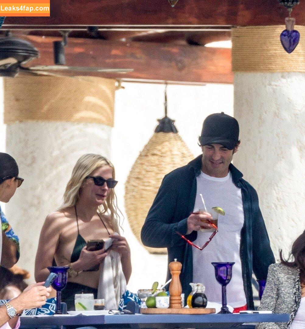 Ashley Benson / AshBenzo / ashley_benson1 / ashleybenson leaked photo photo #0904