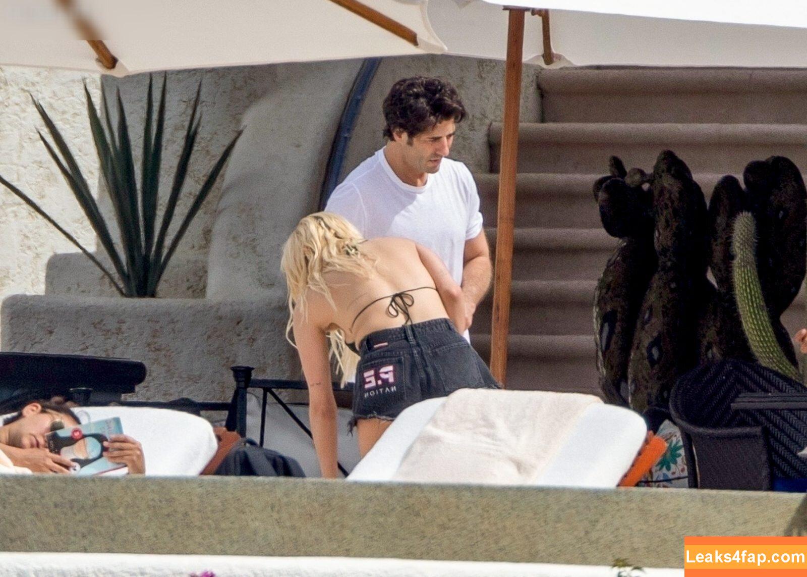 Ashley Benson / AshBenzo / ashley_benson1 / ashleybenson leaked photo photo #0905