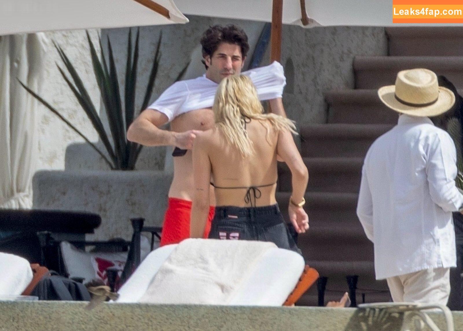 Ashley Benson / AshBenzo / ashley_benson1 / ashleybenson leaked photo photo #0906