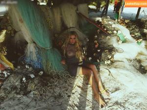 Ashley Benson photo #0675