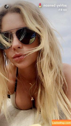 Ashley Benson photo #0684