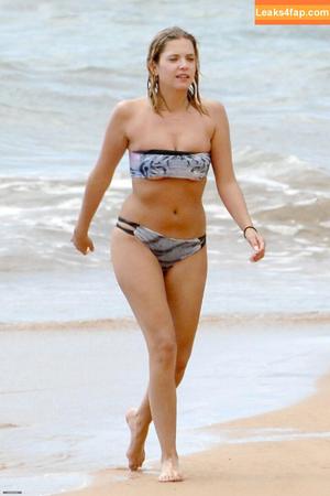 Ashley Benson photo #0699