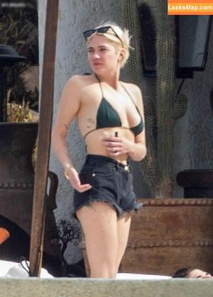 Ashley Benson photo #0707