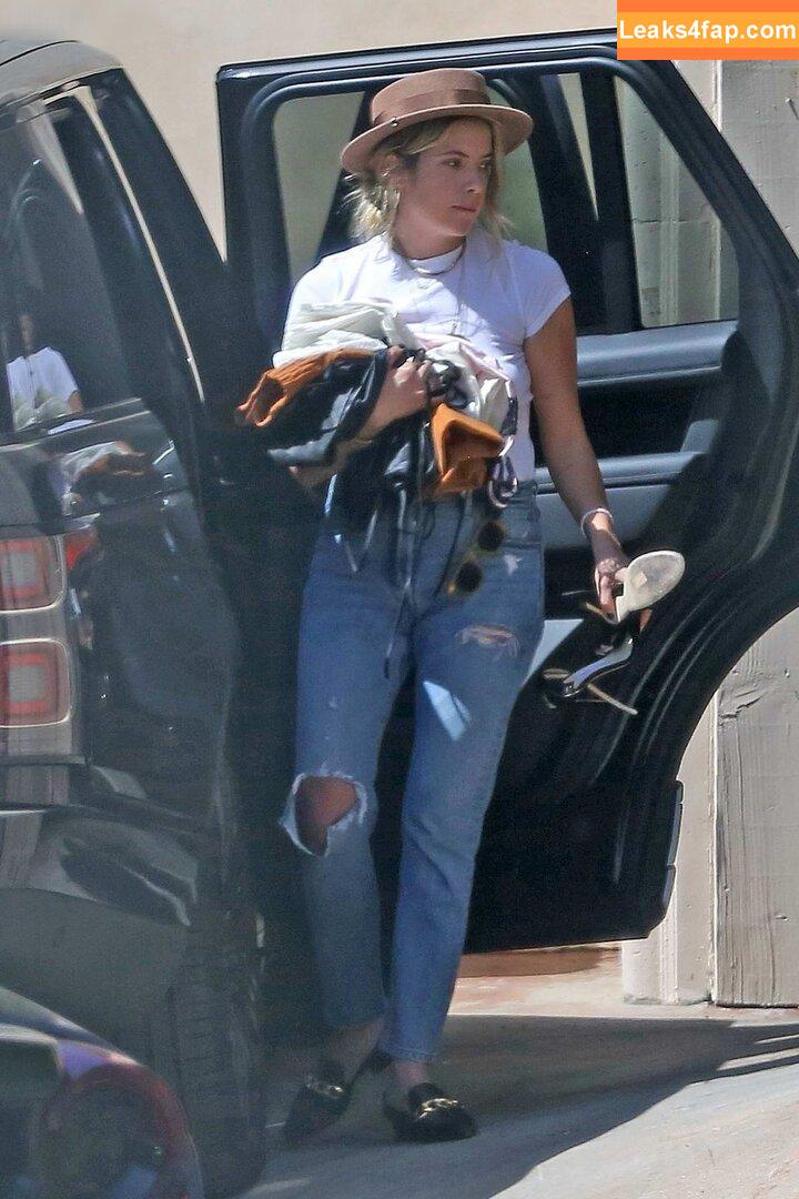 Ashley Benson / AshBenzo / ashley_benson1 / ashleybenson leaked photo photo #1156
