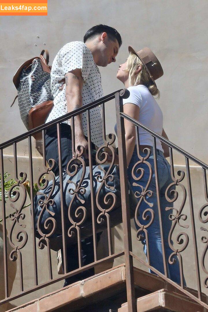 Ashley Benson / AshBenzo / ashley_benson1 / ashleybenson leaked photo photo #1161