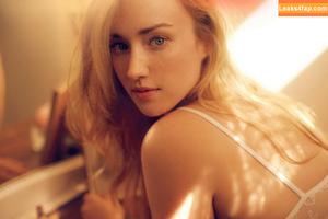 Ashley Johnson photo #0007