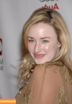 Ashley Johnson photo #0054