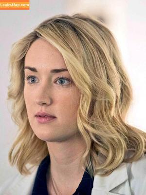 Ashley Johnson photo #0075