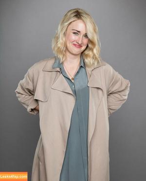 Ashley Johnson photo #0088