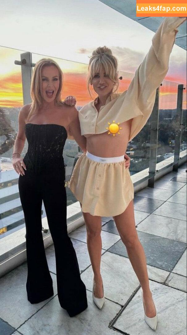 Ashley Roberts / Pussycat Doll / iamashleyroberts / robertsseann2 leaked photo photo #0141