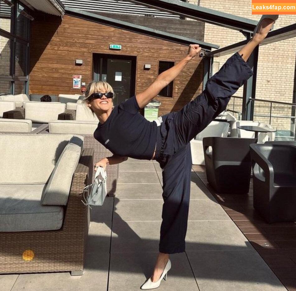 Ashley Roberts / Pussycat Doll / iamashleyroberts / robertsseann2 leaked photo photo #0167