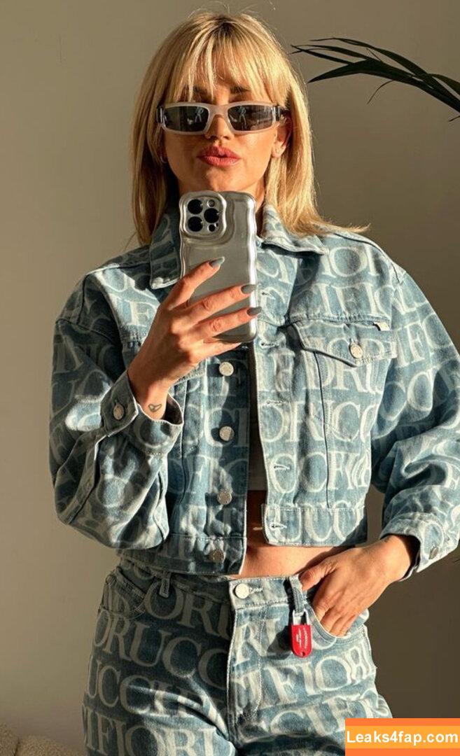 Ashley Roberts / Pussycat Doll / iamashleyroberts / robertsseann2 leaked photo photo #0168